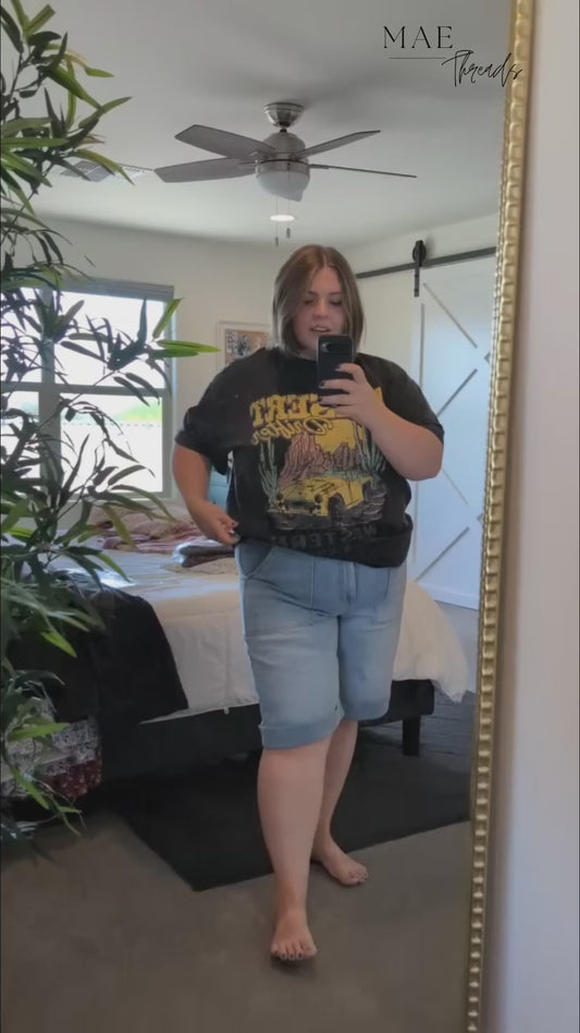 The Basset Cuffed Hem Short in Light Blue