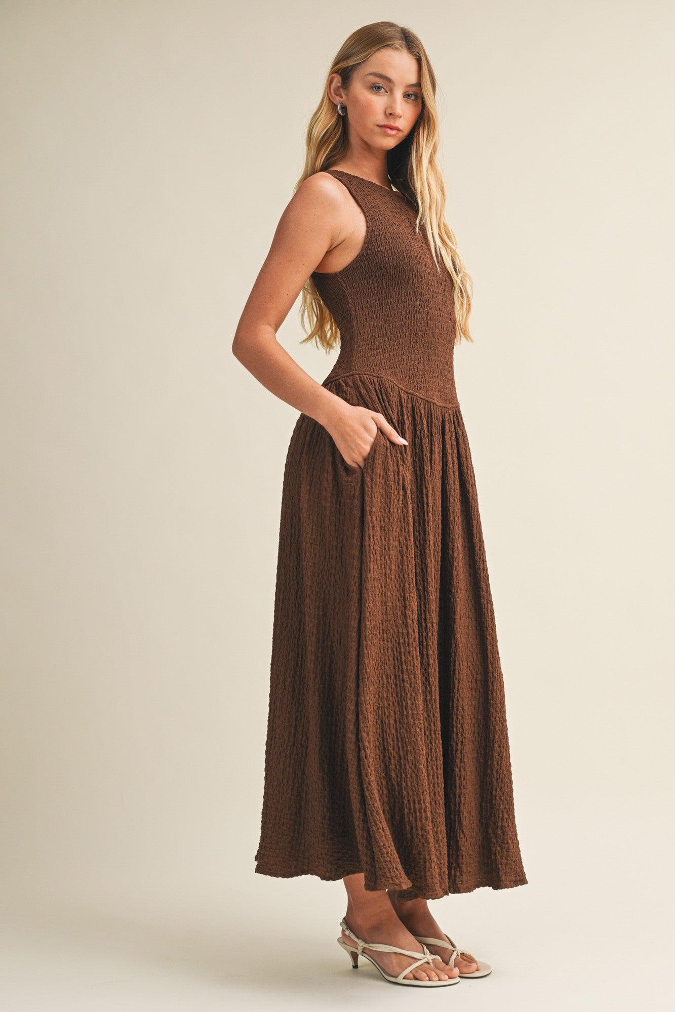 The Wynn textured dress in dark brown