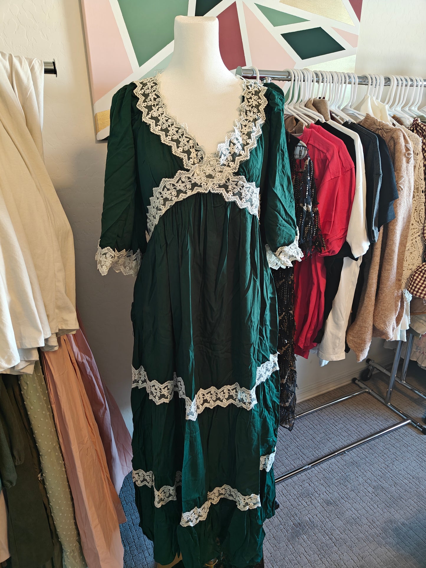 The Cecily Lace Maxi Dress in Hunter Green
