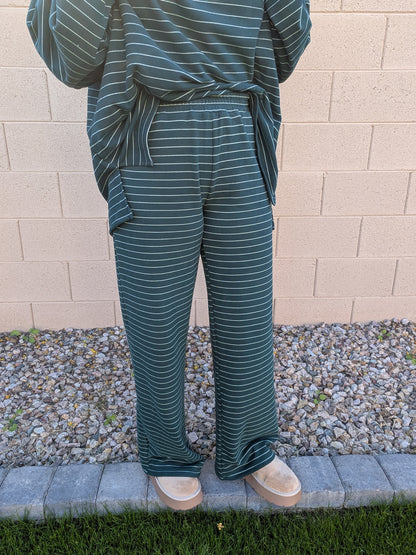 The Rue Fleece Pants in Green