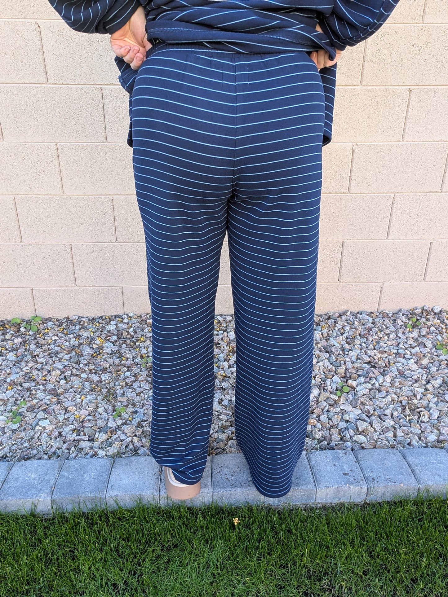 The Rue Fleece Pants in Navy