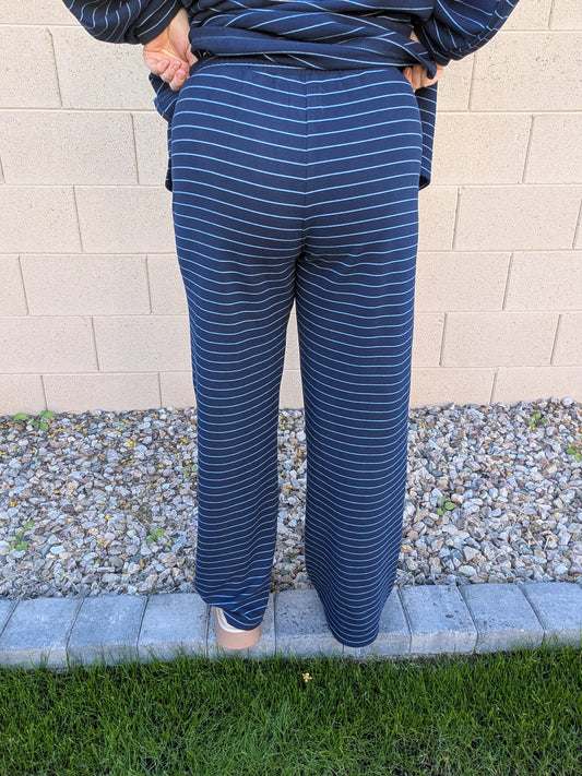 The Rue Fleece Pants in Navy