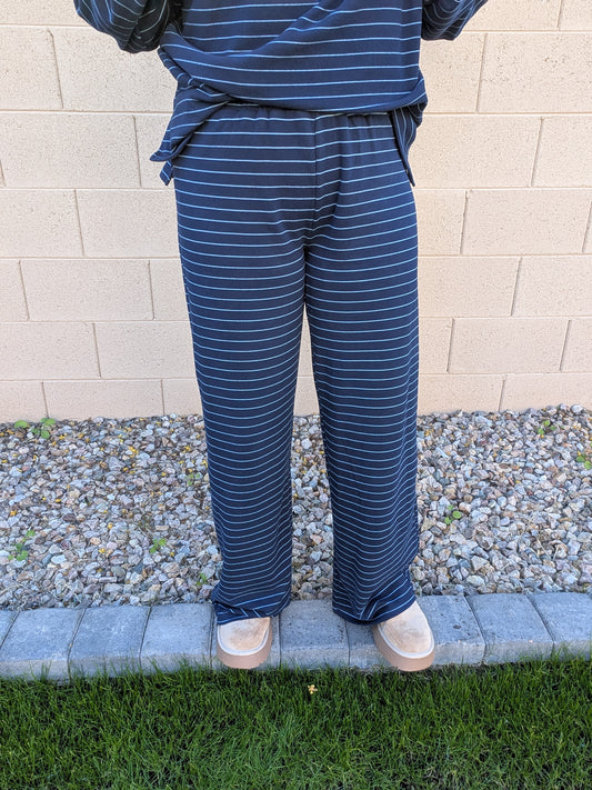 The Rue Fleece Pants in Navy